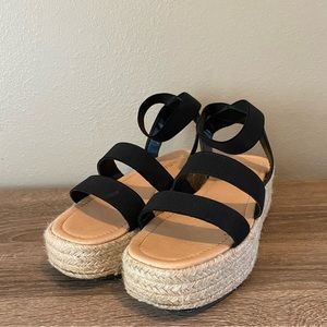 Liliana Black Platform Sandals Size 8